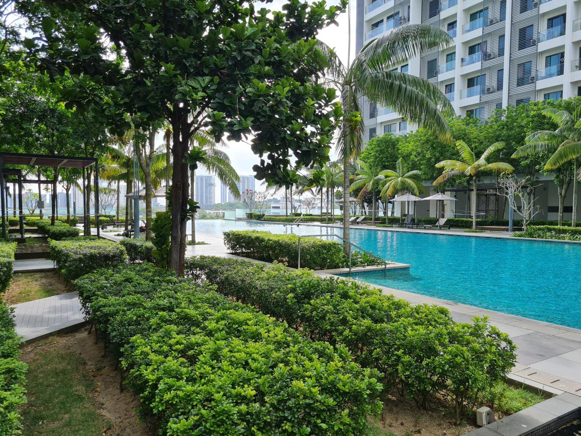 Ferienwohnung Hideaway At Cybersquare Cyberjaya Exterior foto